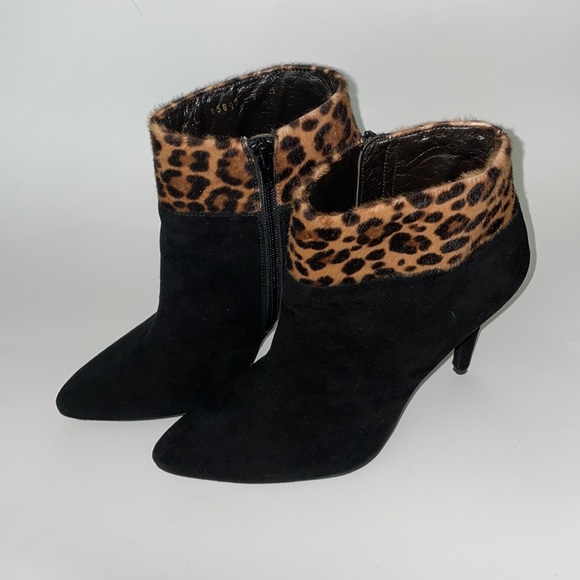 Stuart Weitzman heel booties, real animal skin cuff (dyed cheetah), suede lower - Picture 11 of 11
